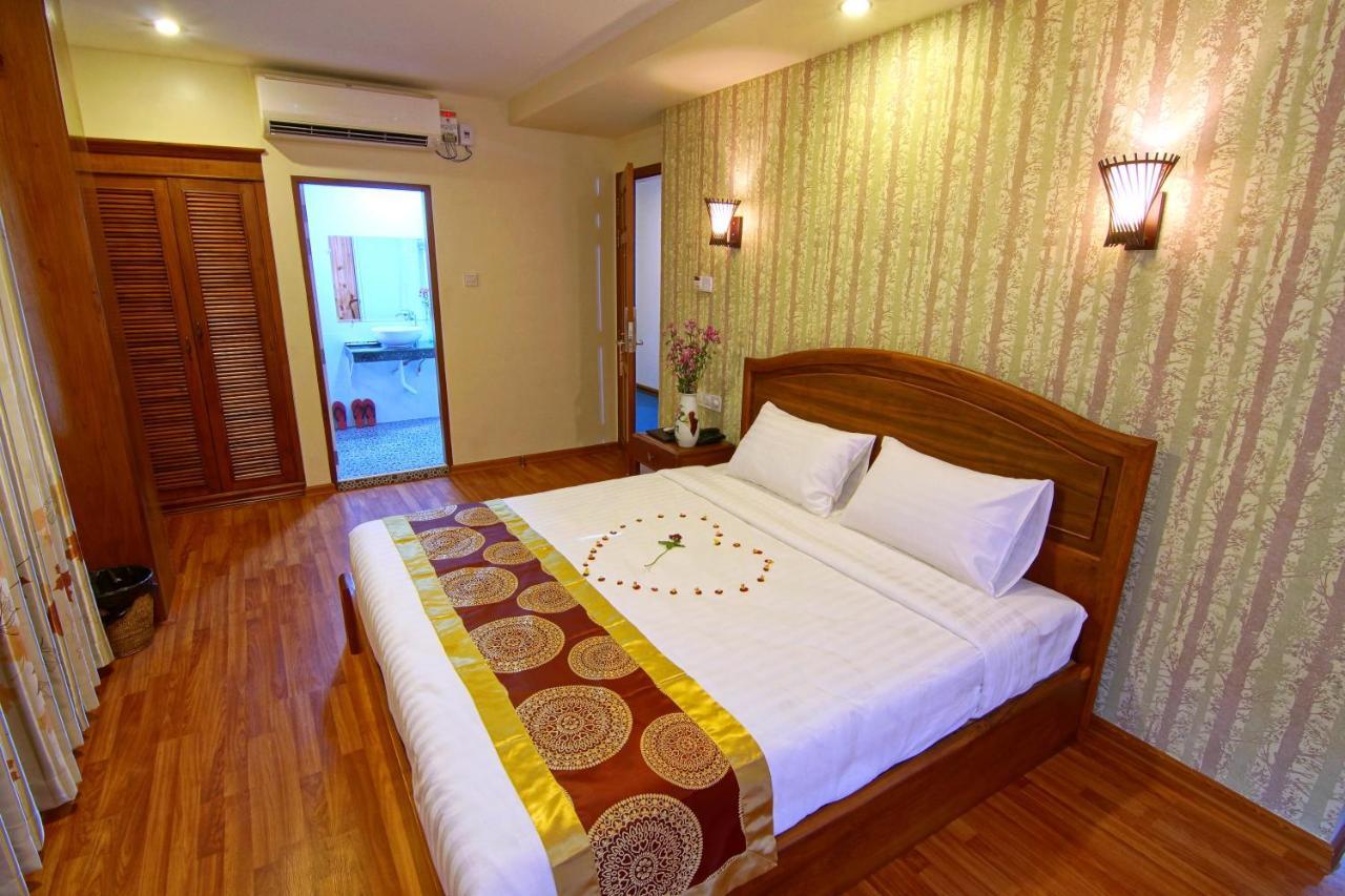 Royal Pearl Hotel Mandalay Room photo